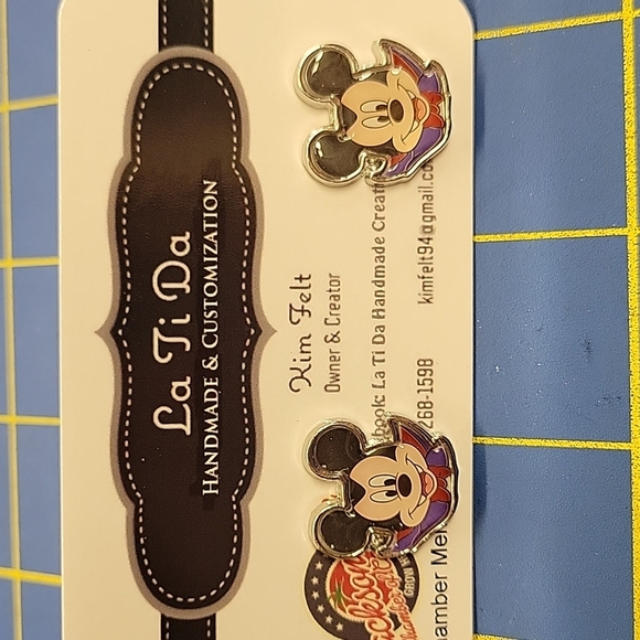 Micky Mouse Vampire Silver 0.4" Earrings Stud Hypoallergenic - Picture 1 of 2